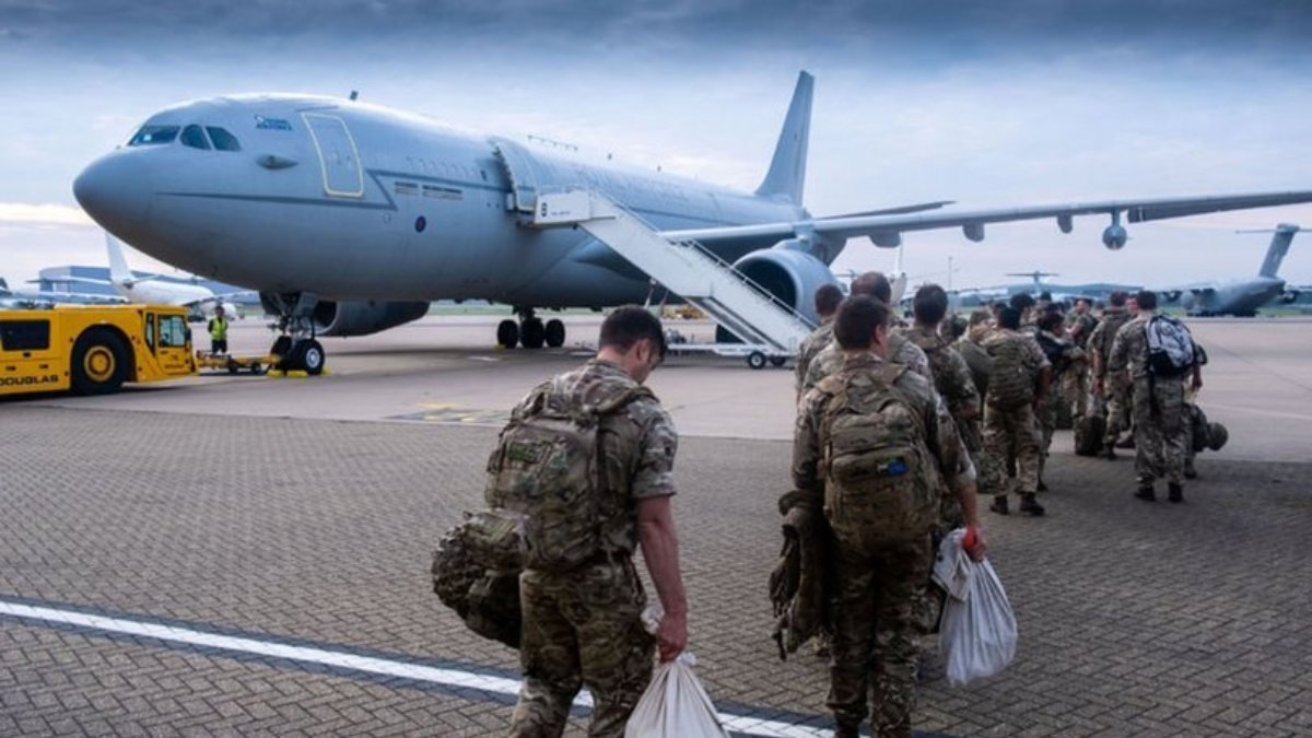İngiltere Afganistan'dan tahliyeleri tamamladı
