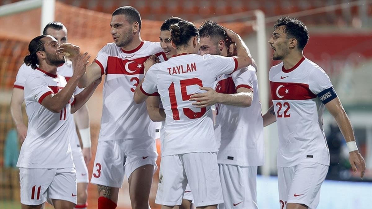 Karadağ maçında 4 eksik! Futbolcularımız neden kadroya giremedi? İngiltere engellemesi..