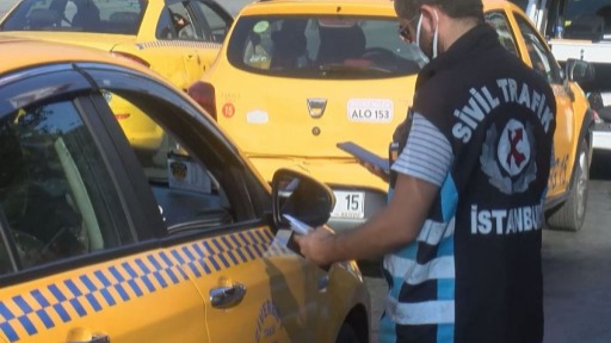 Taksim'de taksicilere polis denetimi