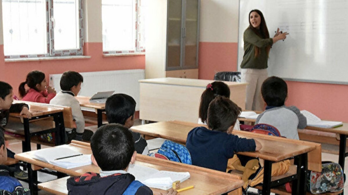 20 bin öğretmen atamaları ne zaman? Bakan Özer'den net tarih