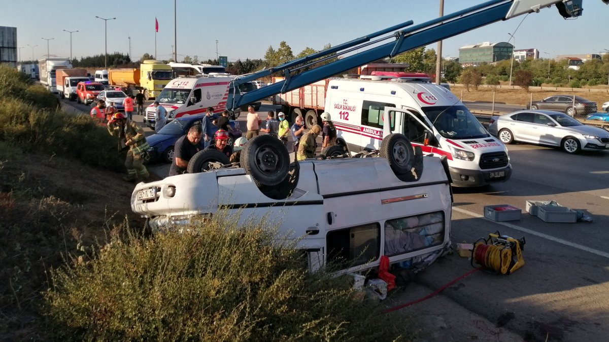 Tuzla’da, TEM otoyolunda kaza: 2 yaralı