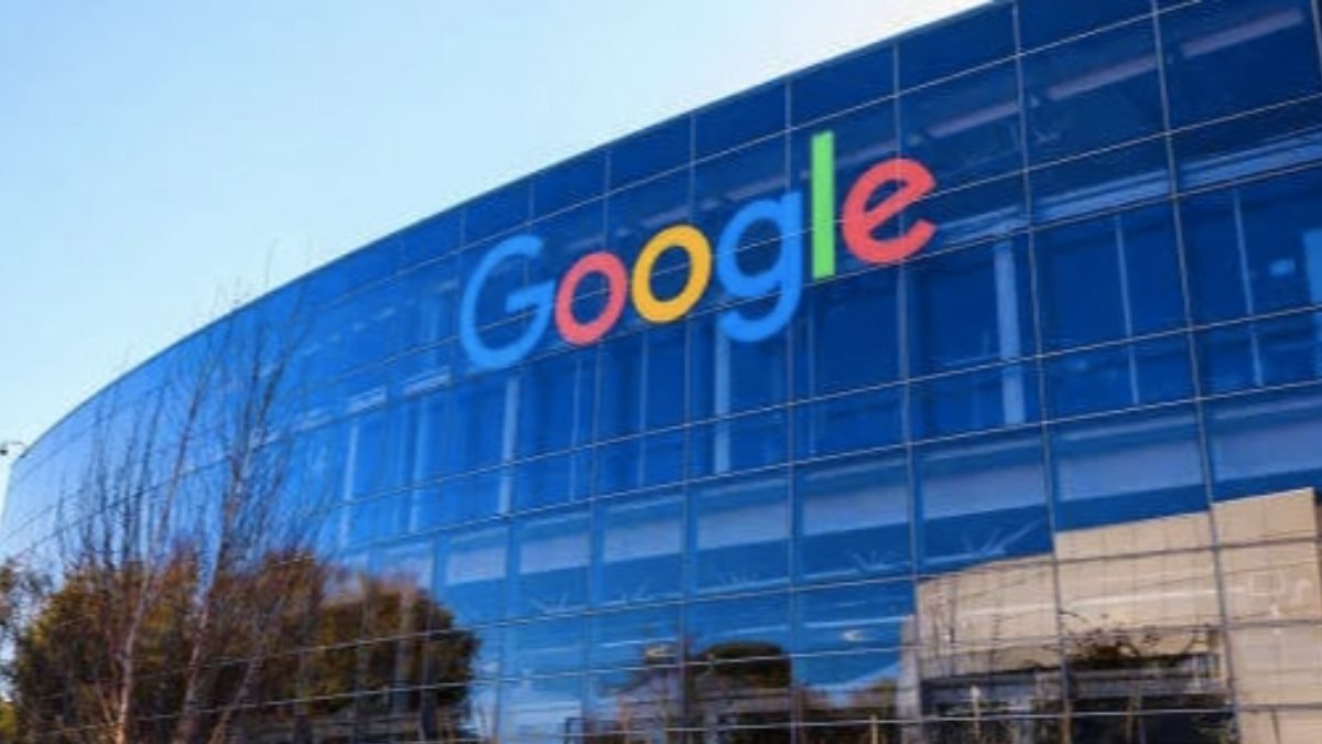 Google, ofise dönüş tarihini 2022'ye erteledi