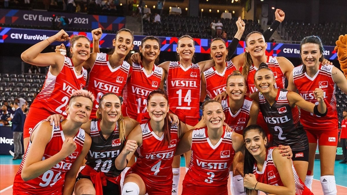 Filenin Sultanları namağlup! Türkiye Sırbistan voleybol maçı ne zaman, saat kaçta, hangi kanalda?