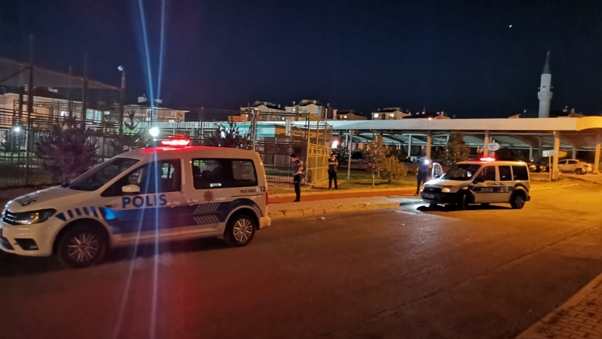 Kayseri'de halı sahada tartıştığı 3 kişiyi tüfekle vurarak yaraladı