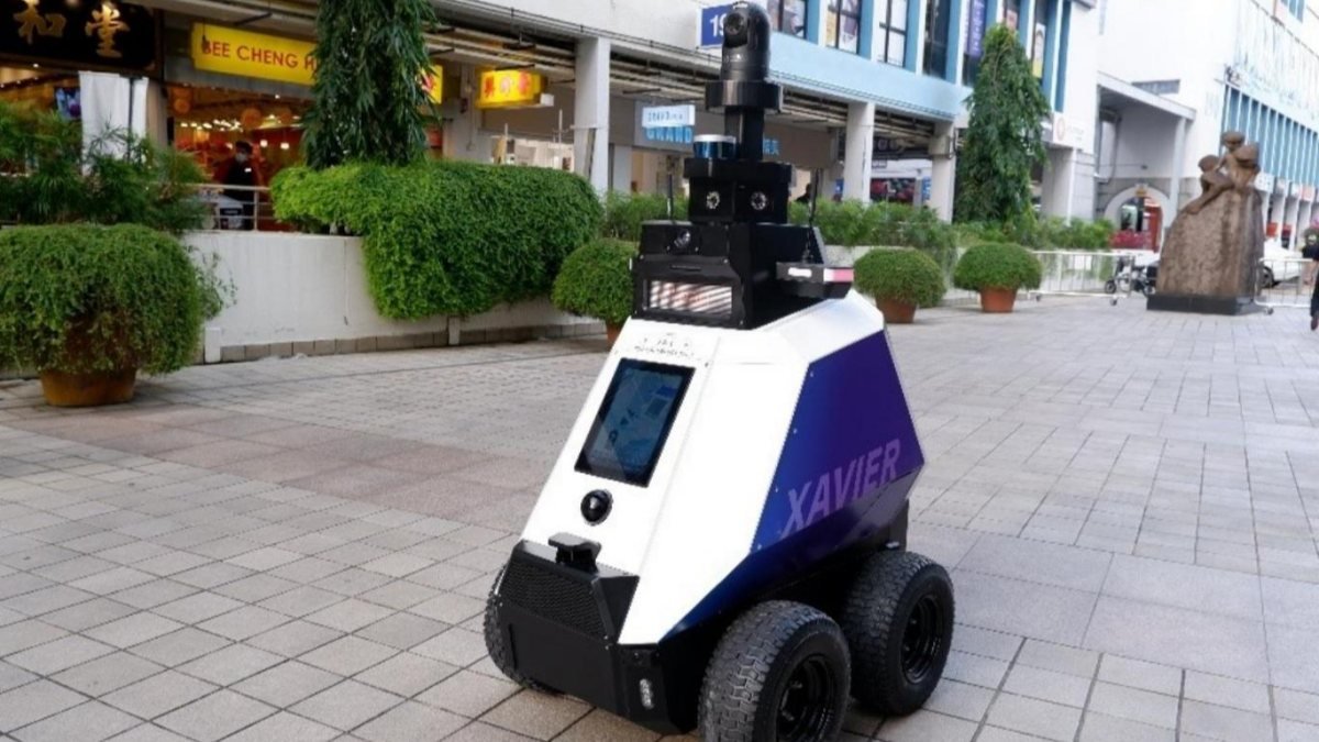 Singapur'da asayiş robotlara emanet