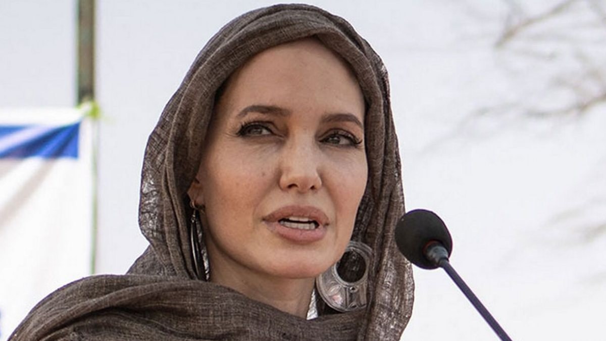 Angelina Jolie: Afganları düşünüyorum