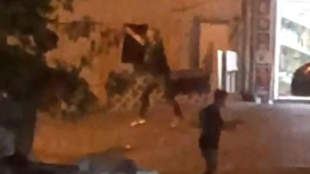 Beyoğlu'nda torbacılar arasında çatışma