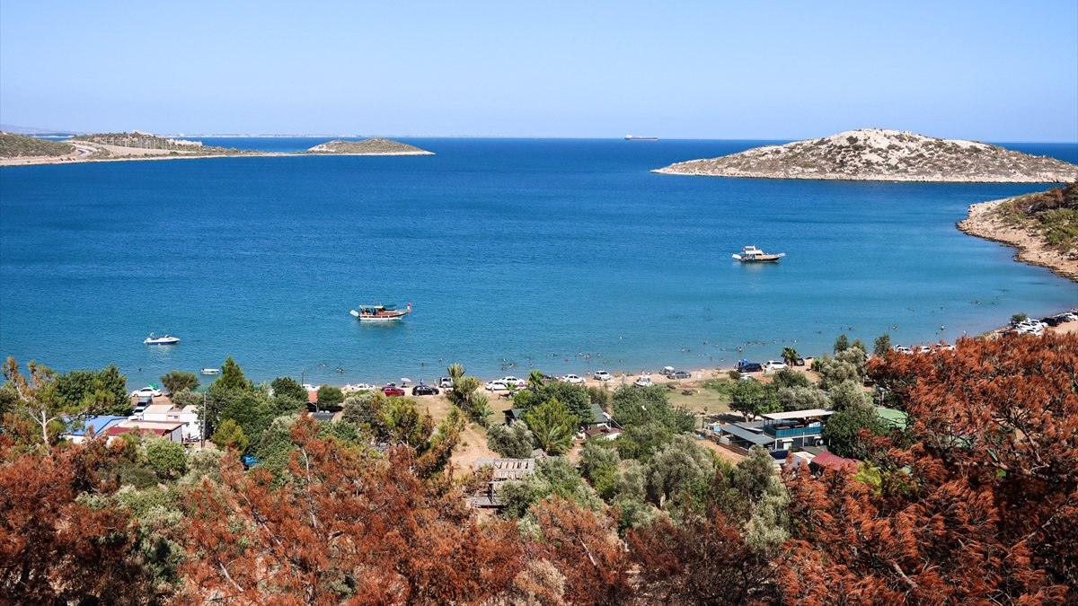 Boğsak Koyu, eşsiz güzellikleriyle büyülüyor