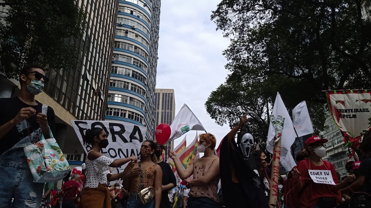 Brezilya'da insanlar sokaklara indi