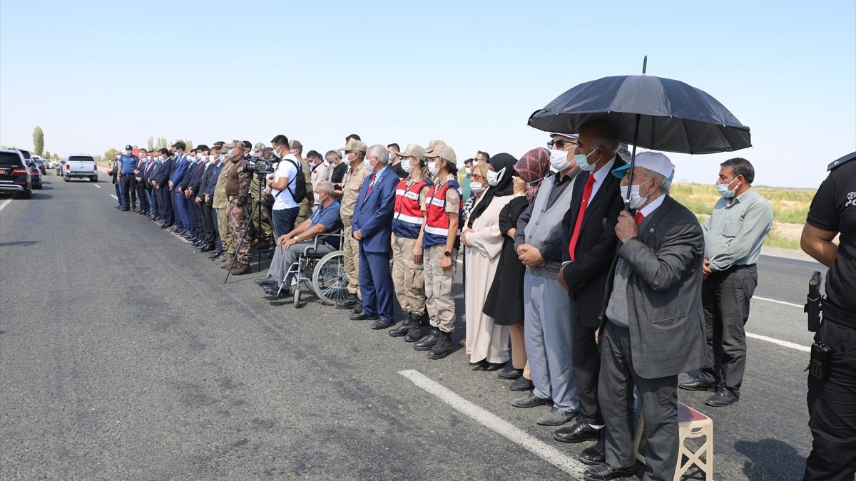 Iğdır'da 6 yıl önce şehit edilen 13 polis için anma töreni düzenlendi