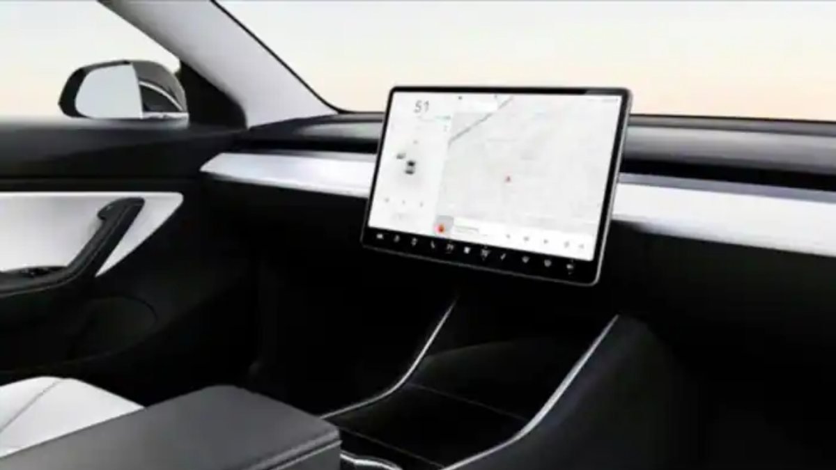 Tesla, direksiyonsuz araç üretmek istiyor