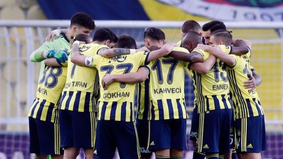 Fenerbahçelilere kötü haber! Sivas maçı öncesi o isim sakatlandı