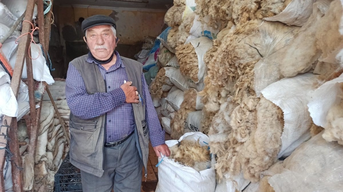 Eskişehir'de koyun yünleri artık talep edilmiyor