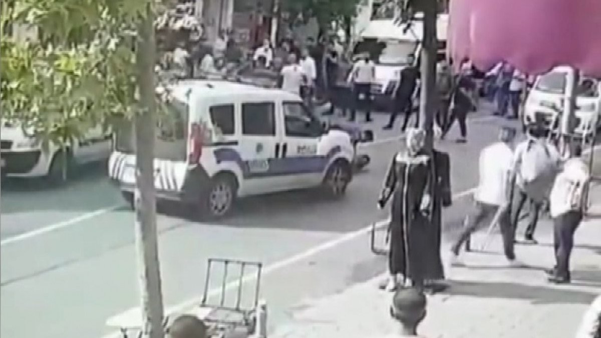Fatih’te alkollü şahıslar ile esnaf arasındaki kavga kamerada