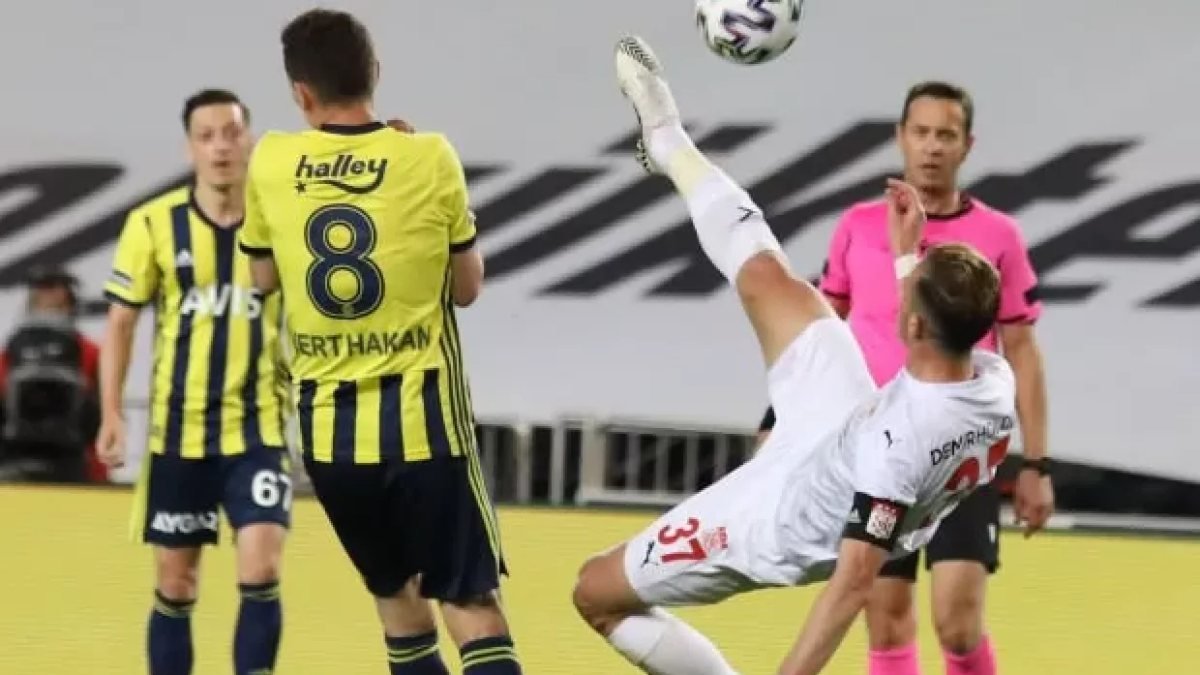 Fenerbahçe-Sivasspor maçının ilk 11'leri