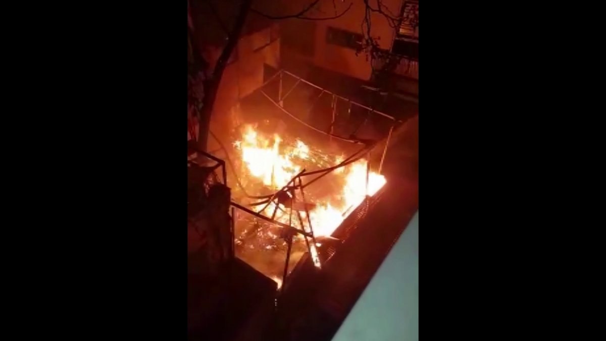 Kadıköy'de bir restoran yandı