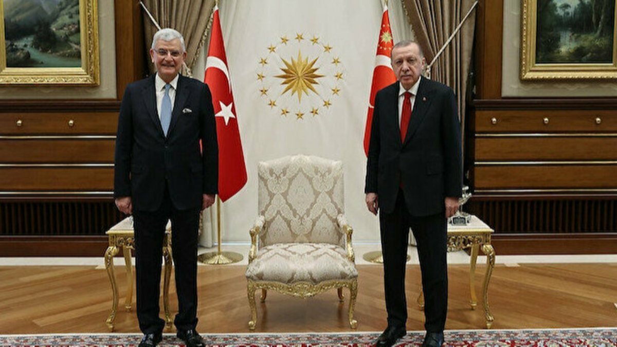 Cumhurbaşkanı Erdoğan'dan Volkan Bozkır'a tebrik