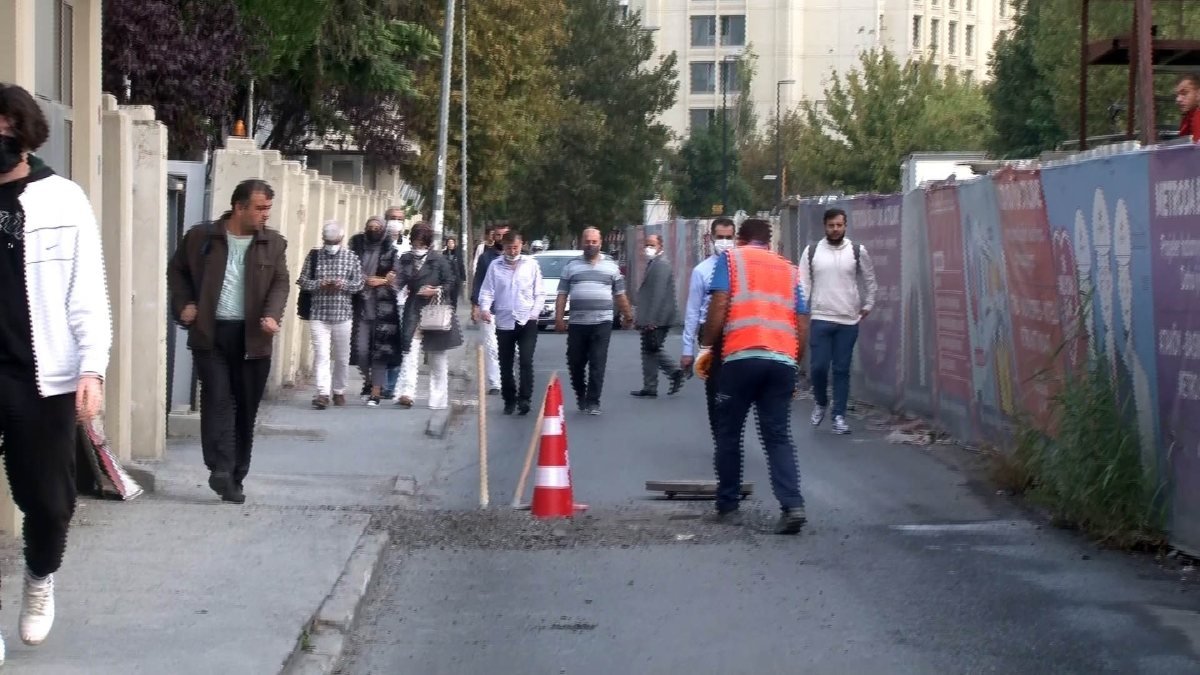 Bahçelievler’de İBB metro inşaatı yanındaki yol çöktü