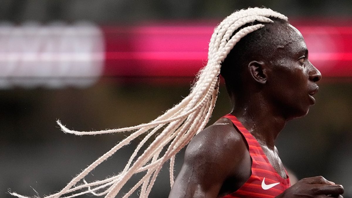 Burundili atlet Francine Niyonsaba'dan dünya rekoru