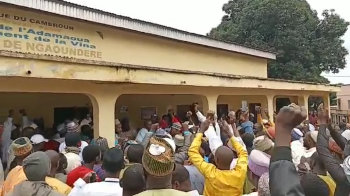 Kamerun'da Müslümanlara haç kolyesi takın baskısı