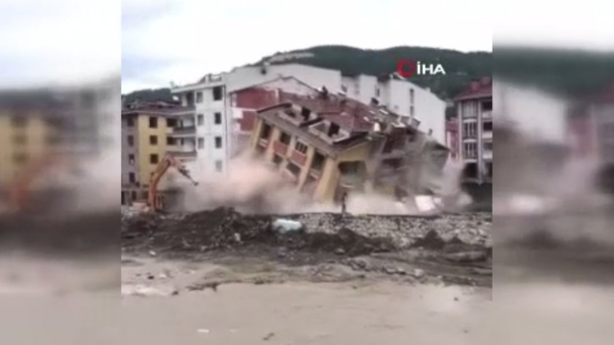 Kastamonu'da binaların yıkımı esnasında enkazdan son anda kaçtılar