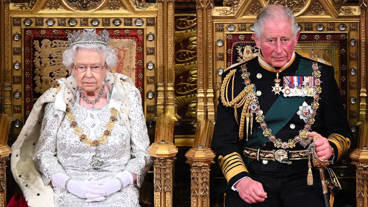 Kraliçe Elizabeth, Prens Charles'ın Buckingham Sarayı fikrine karşı çıktı