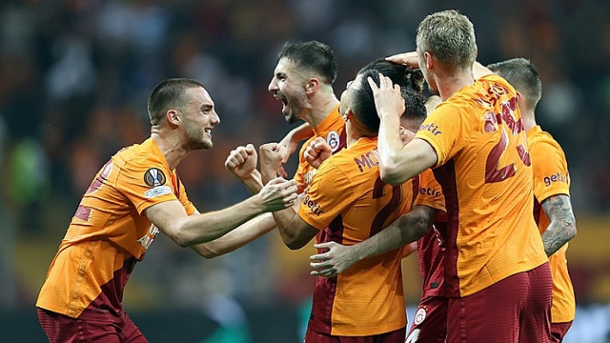 Galatasaray-Alanyaspor maçının ilk 11'leri