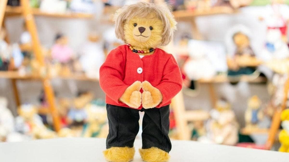 Merkel'e benzeyen oyuncakların tamamı satıldı