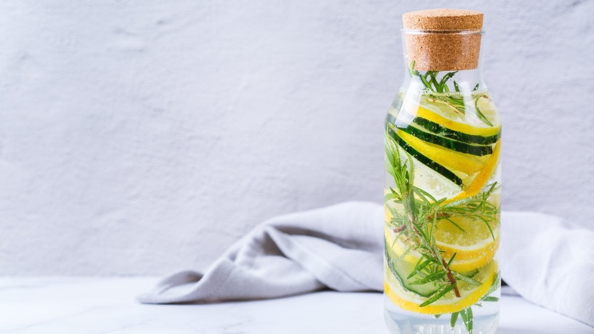 Limonlu salatalık suyunun 10 inanılmaz faydası
