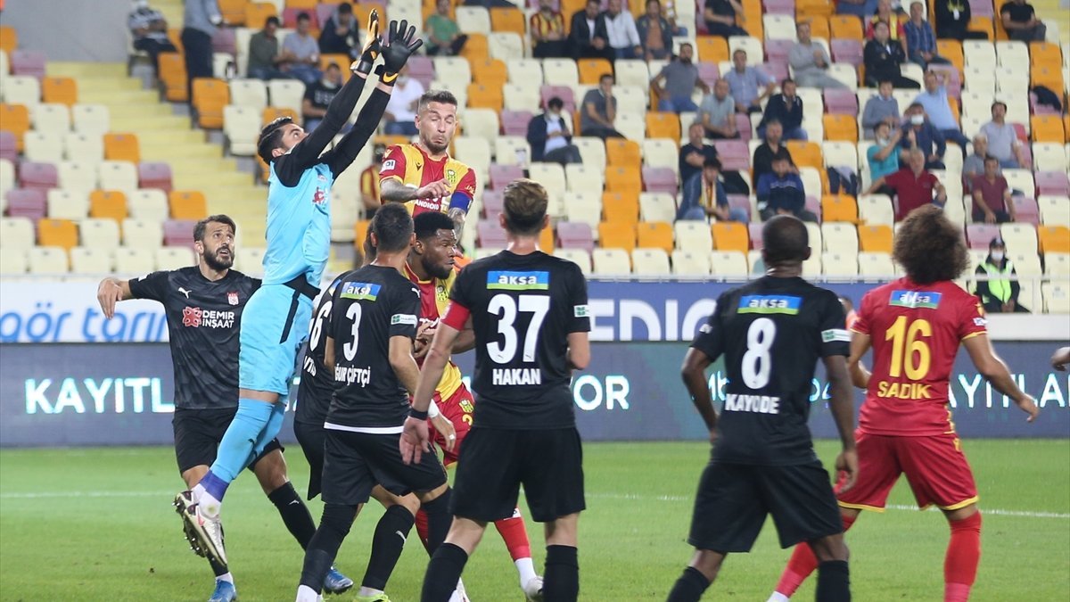 Sivasspor, Yeni Malatyaspor deplasmanından 3 puanla ayrıldı
