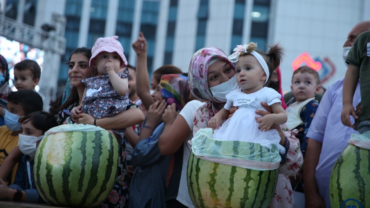 Diyarbakır'da karpuz festivalinin birincisi: 45 kilo 500 gram