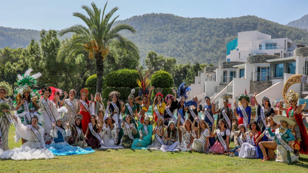 Antalya'da kampa giren 40 ülke güzeli, bölgedeki tarihi yerleri gezecek