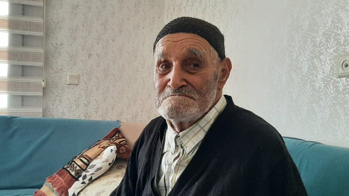 Osman Dede, yıllar önce evini terk eden oğlunu arıyor
