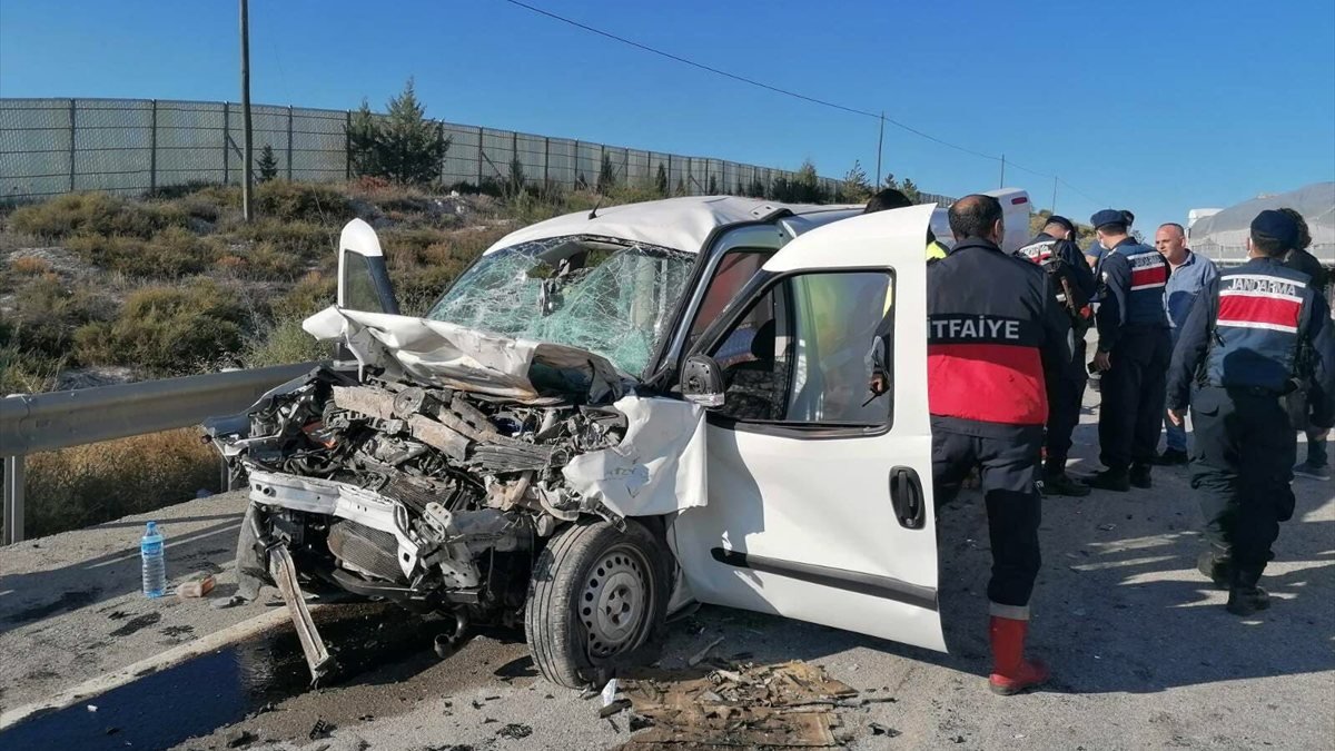 Eskişehir'de trafik kazası: Ölü ve yaralılar var