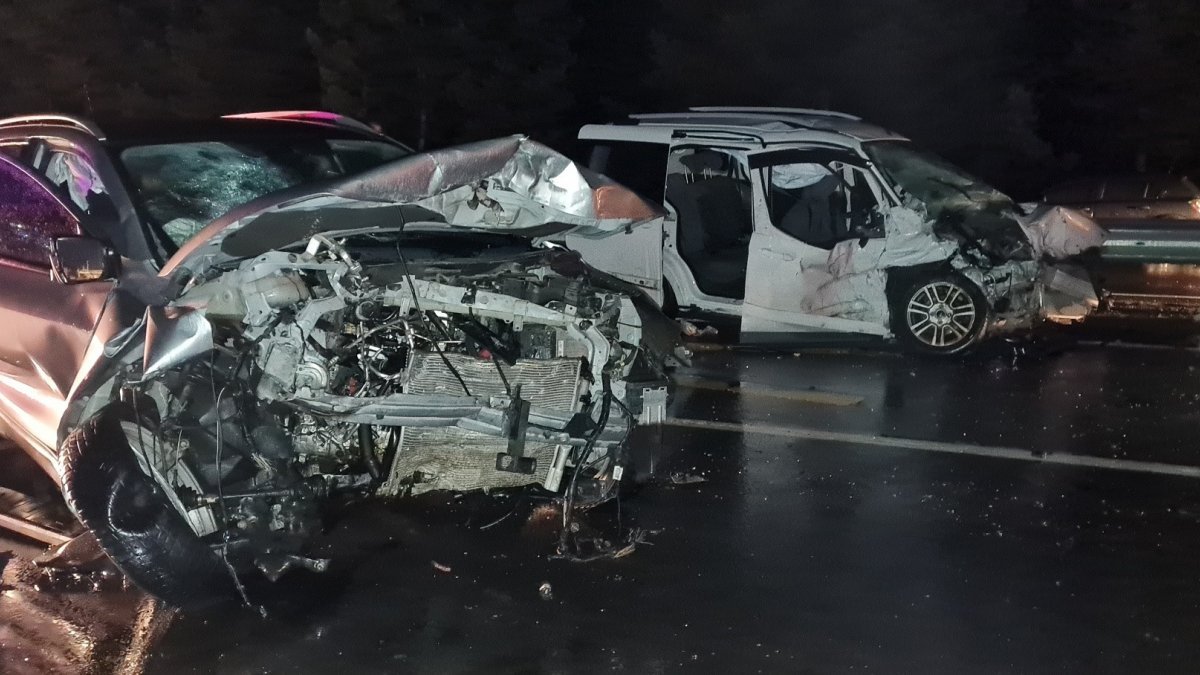 Ardahan'da iki araç çarpıştı: 7 yaralı