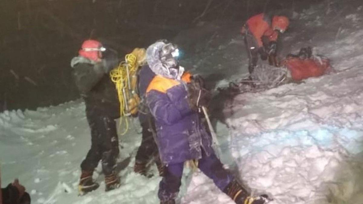 Elbruz Dağı'nda mahsur kalan 19 dağcıdan 5'i öldü