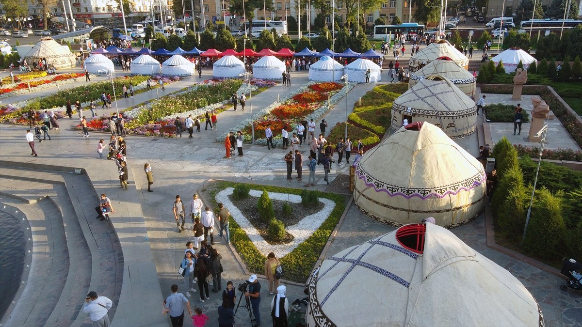 Kırgızistan'da Dünya Halk Destanları Festivali başladı