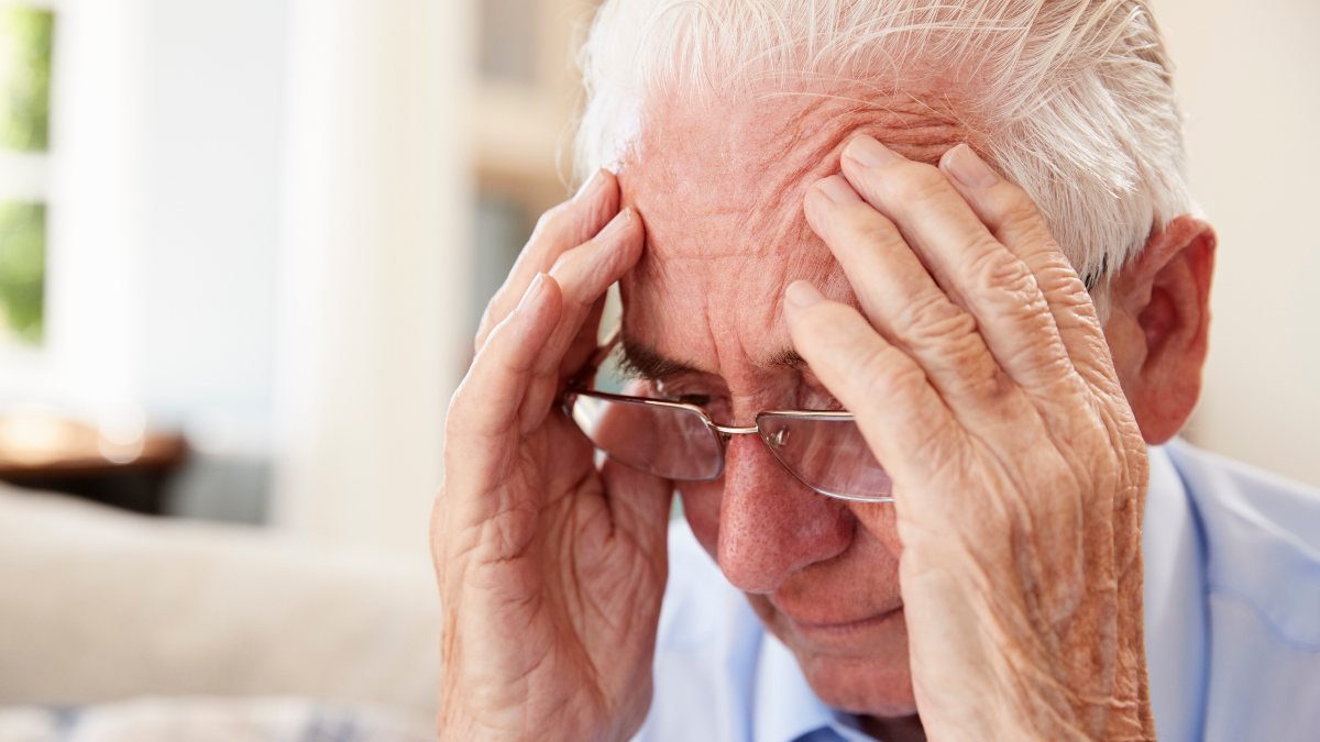 Alzheimer'ı doğal yaşlanmadan ayıran 8 nokta