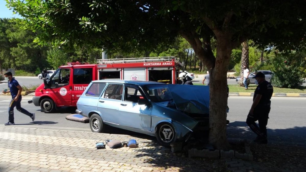 Antalya'da seyir halindeki sürücü sara krizi geçirdi