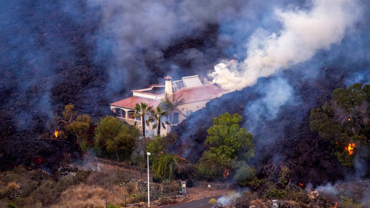 İspanya hükümeti, La Palma Adası'nı felaket bölgesi ilan etti