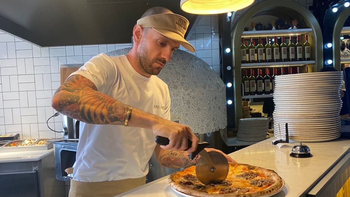 Ramil Guliyev pizzacı açtı