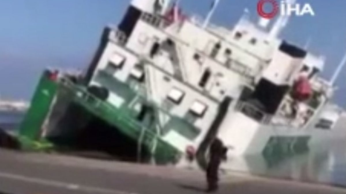 Cezayir’de demirli olan gemi yan yattı