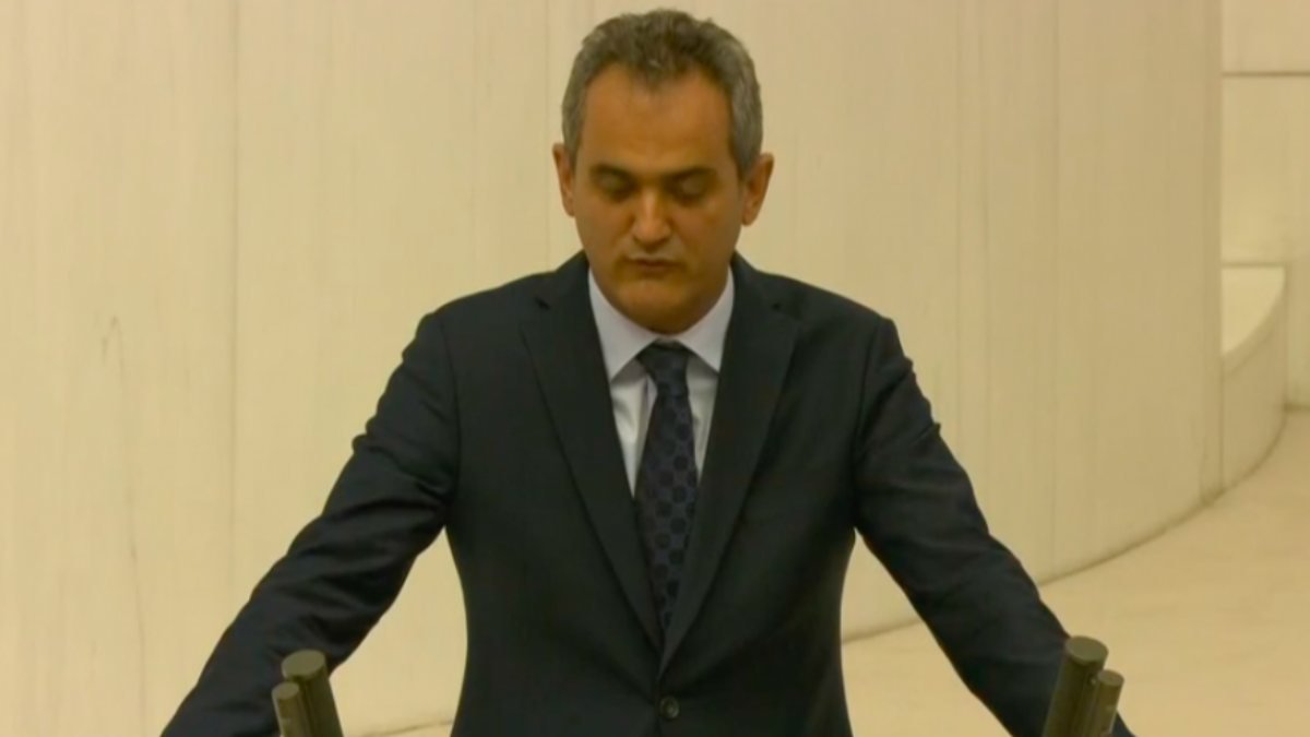 Milli Eğitim Bakanı Mahmut Özer, Meclis'te yemin etti