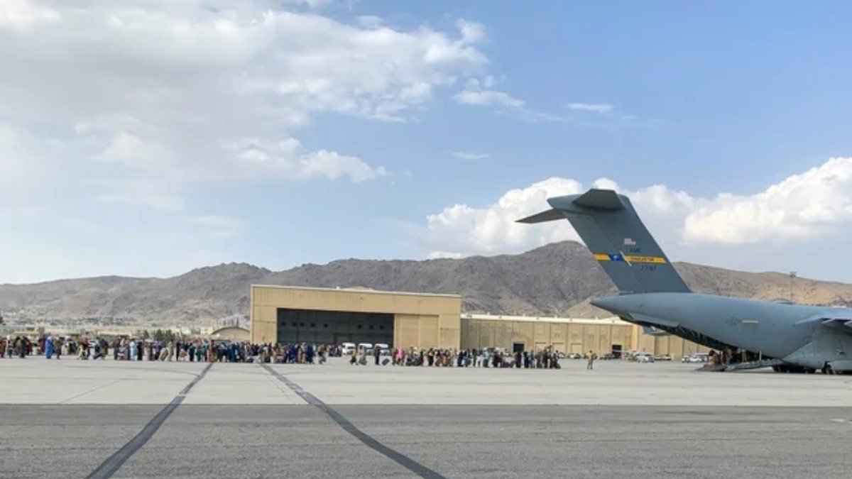 ABD, Afganlar için tahliye uçuşlarını yeniden başlatacak