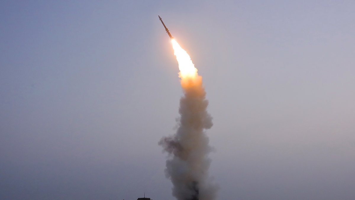 Kuzey Kore'den yeni tip uçaksavar füzesi denemesi