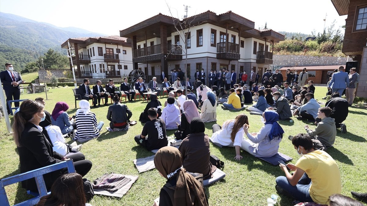 Cumhurbaşkanı Erdoğan, Manisa’daki gençlere telefon ile hitap etti