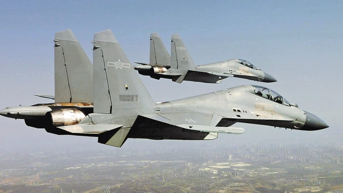 Çin'e ait savaş uçakları Tayvan hava savunma sahasına girdi