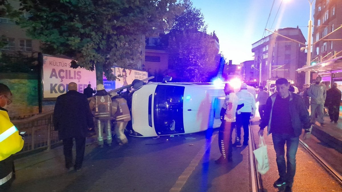 Güngören'de kaza: Tramvay yoluna devrildi