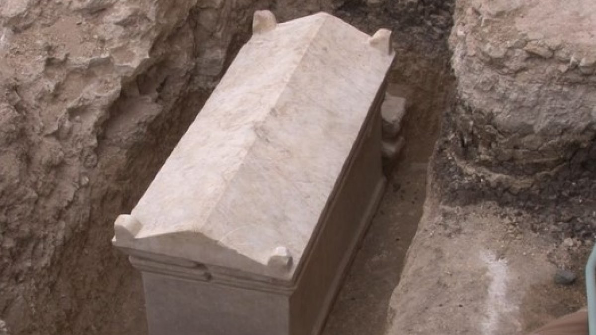 Zeytinburnu’nda arkeolojik çalışmalarda sandık tipi mezar bulundu