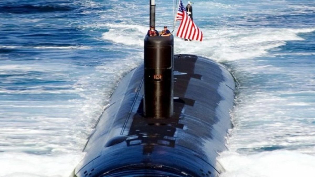 ABD'nin denizaltısı suya inerken bilinmeyen bir cisme çarptı
